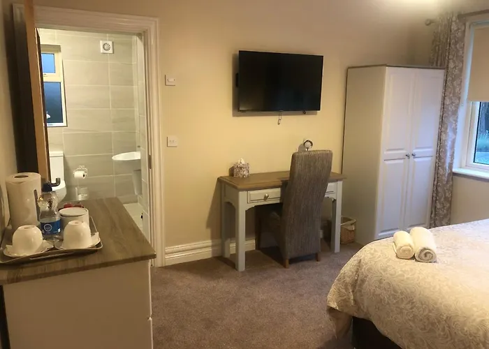 לינה וארוחת בוקר Maplehouse 4*