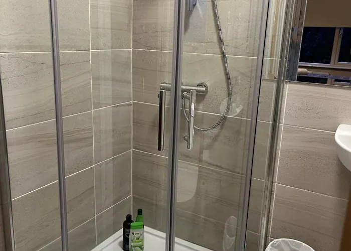 לינה וארוחת בוקר Maplehouse 4*